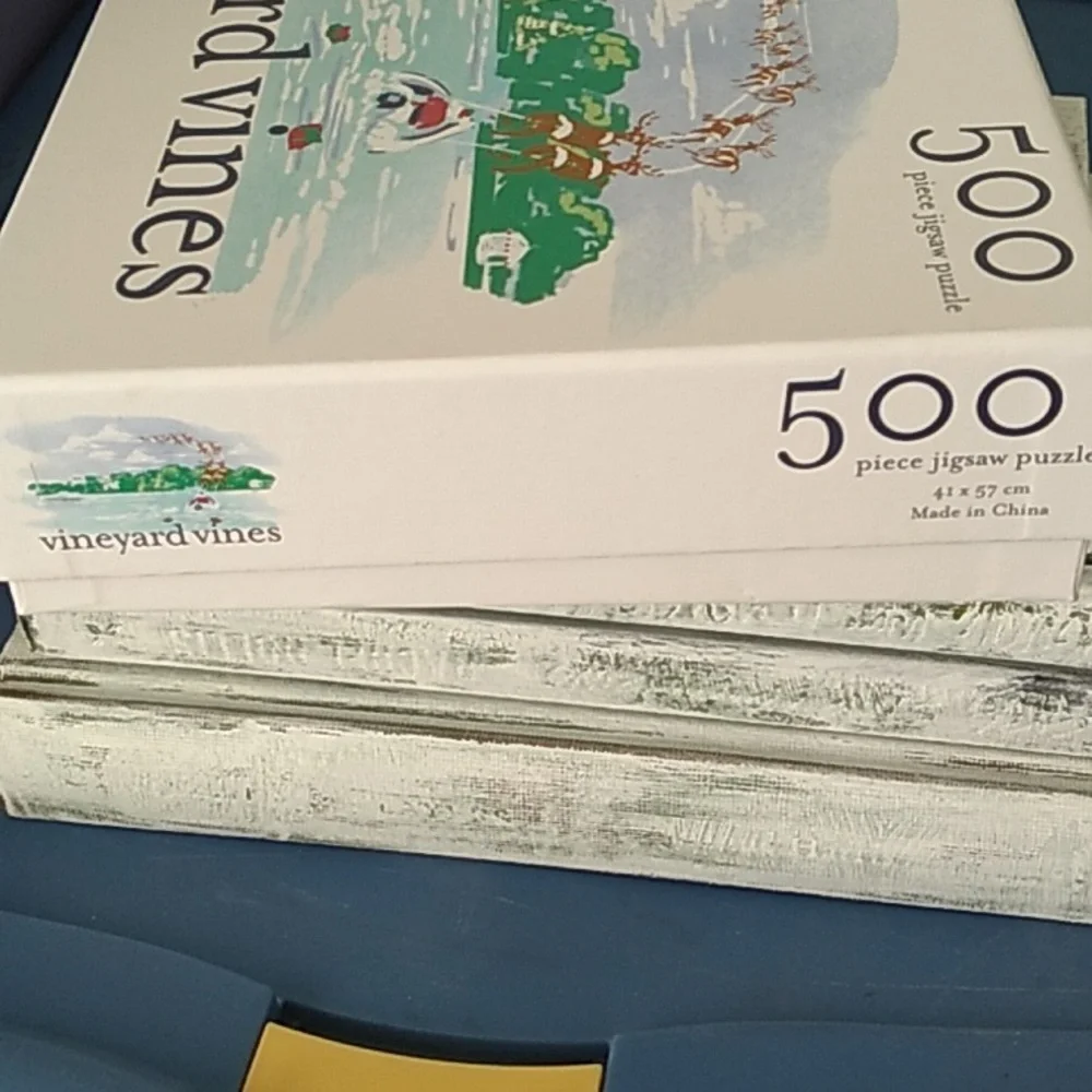Vineyard Vines Christmas - 500 Piece Jigsaw Puzzle Santa Boat Reindeer - Picture 4 of 7